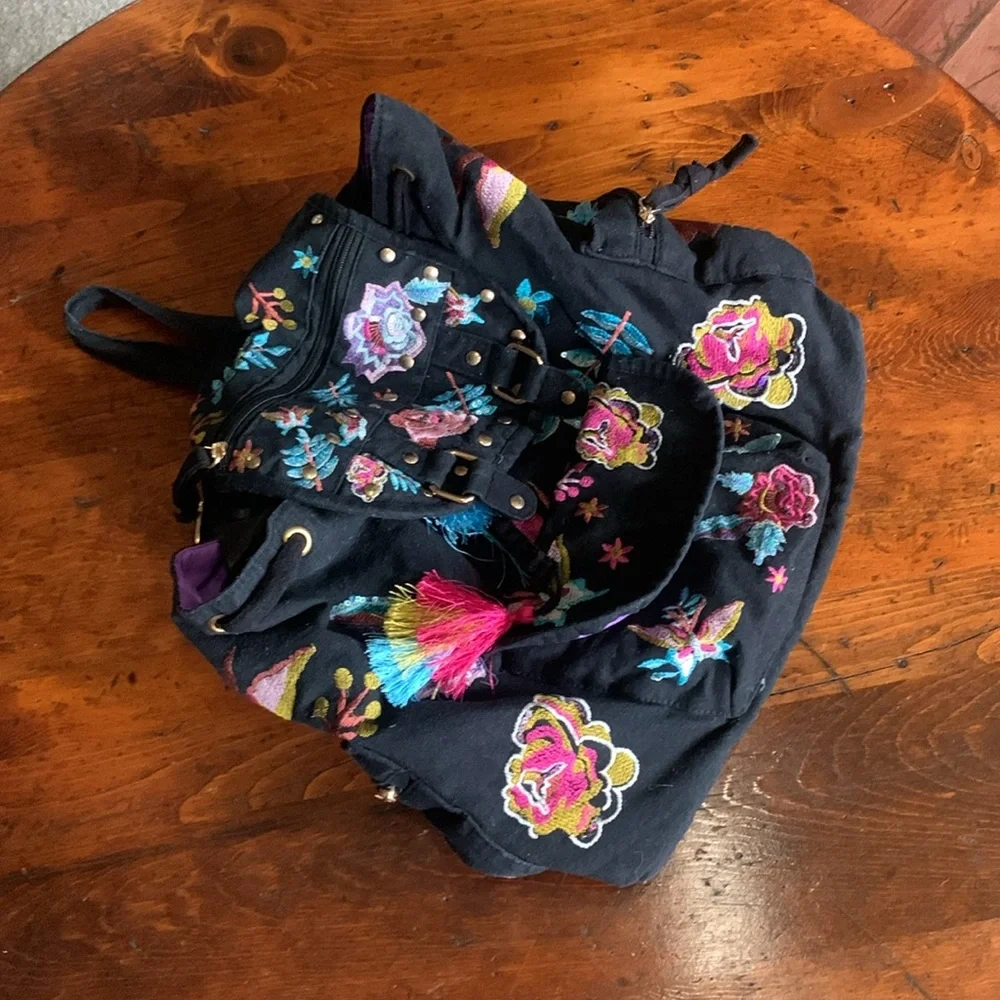 BACKPACK WITH EMBROIDERY - Picture 3 of 9